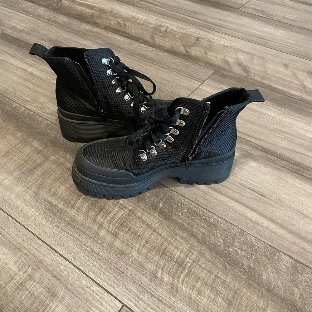 Canvase Fabric Steve Madden ankle booties - Picture 3 of 7